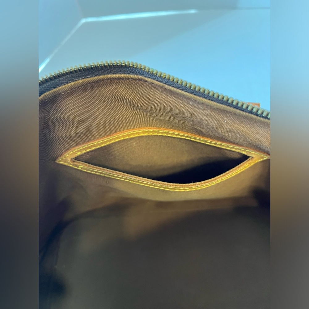 Louis Vuitton Monogram Alma - Picture 11 of 16